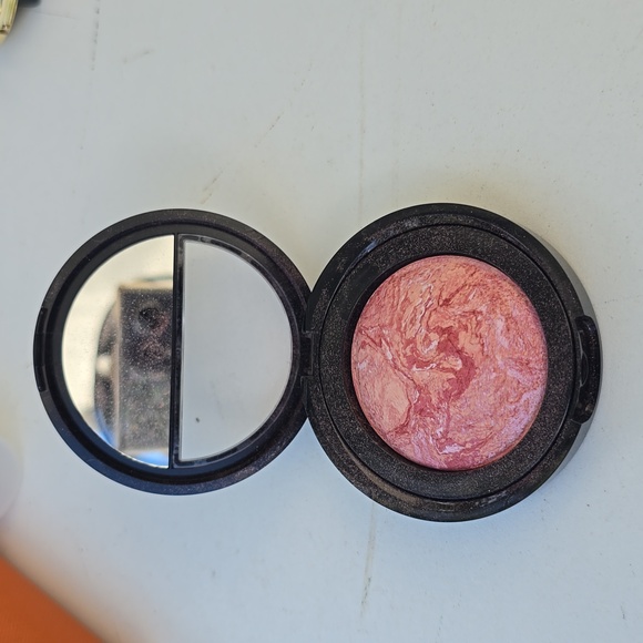 Laura Geller new York blush - Picture 2 of 2